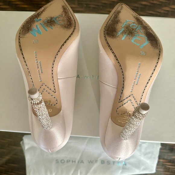 Sophia WebsterCoco Crystal Pump - Picture 13 of 16